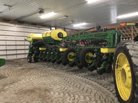 2018 John Deere 1775nt Planters Drawn Winamac In