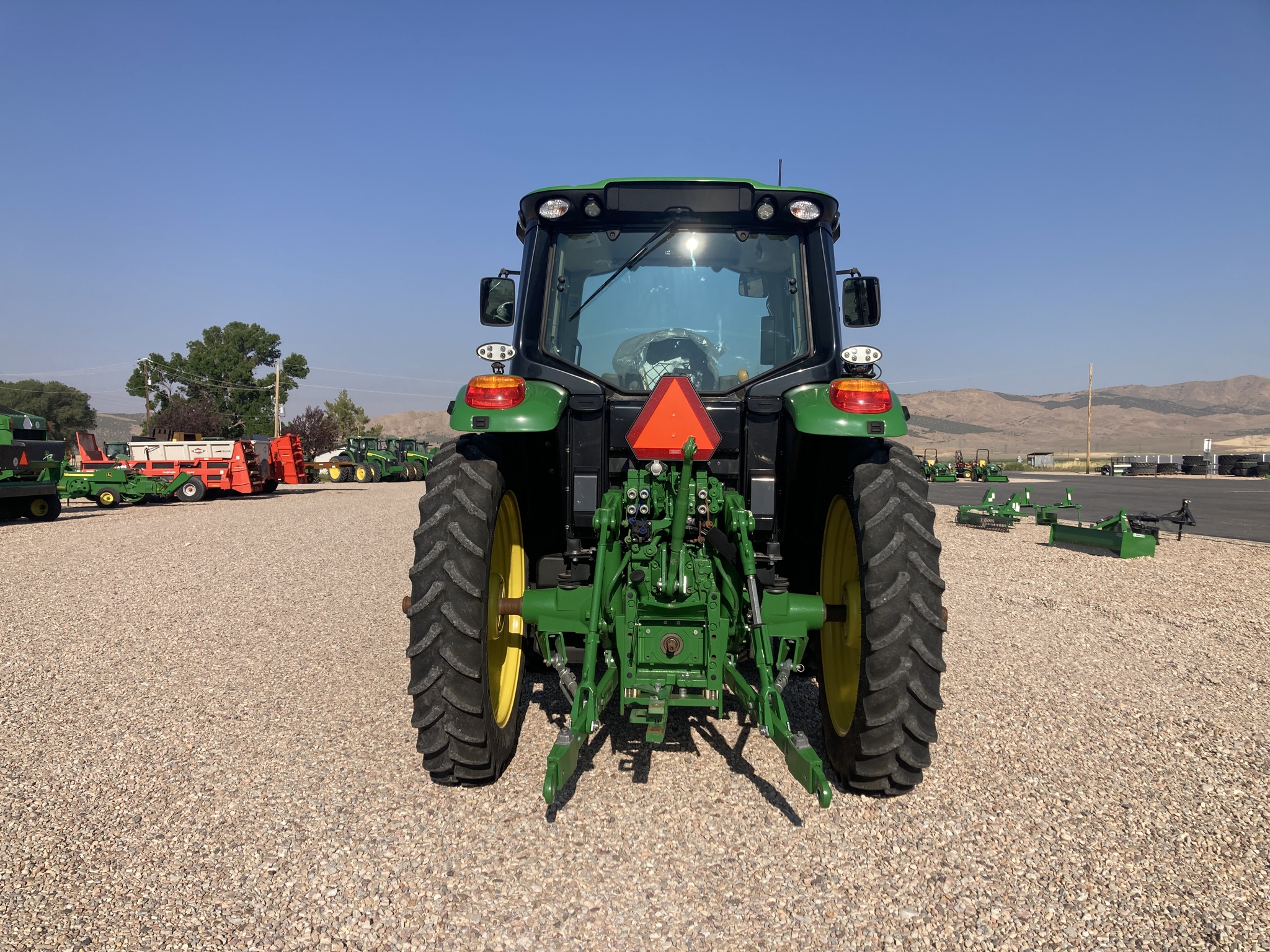 2023 John Deere 6110M Image 4