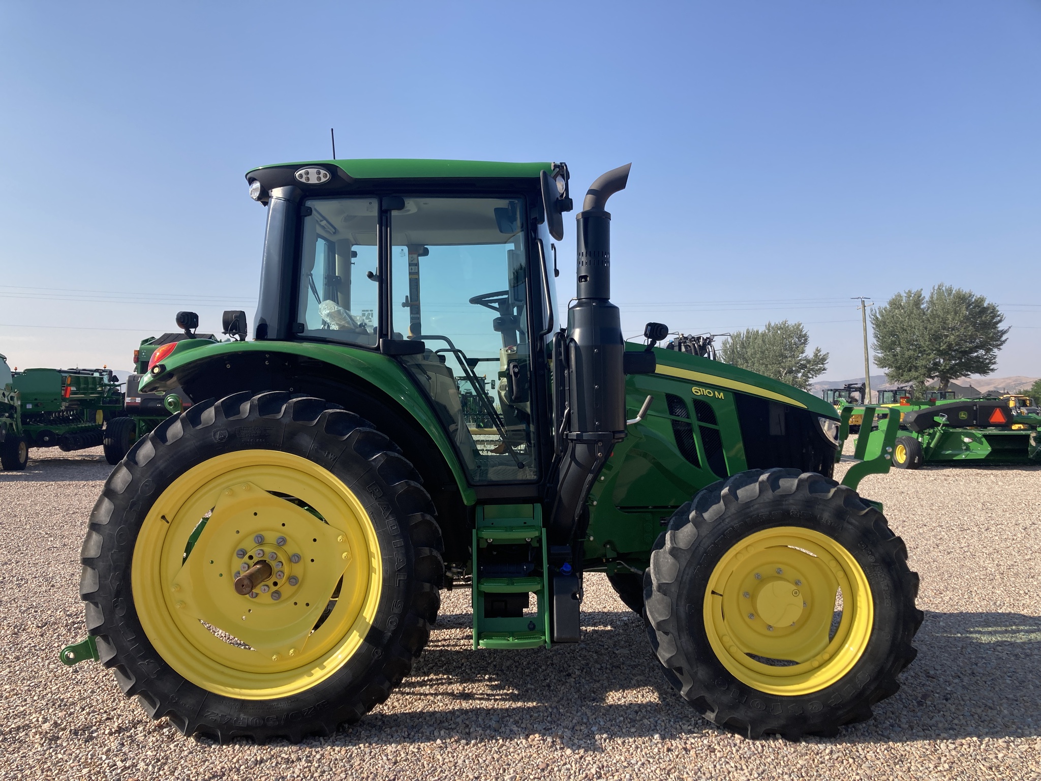 2023 John Deere 6110M Image 6