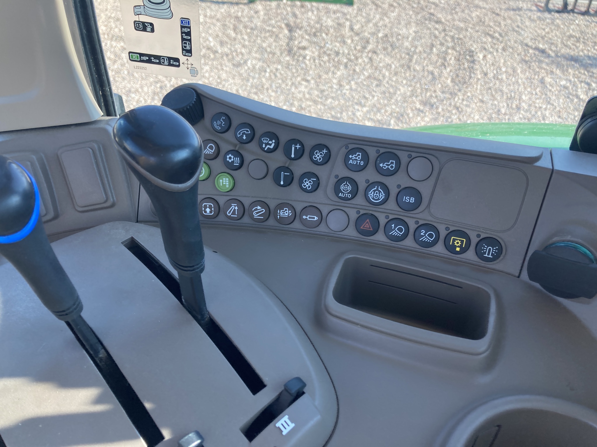 2023 John Deere 6110M Image 28