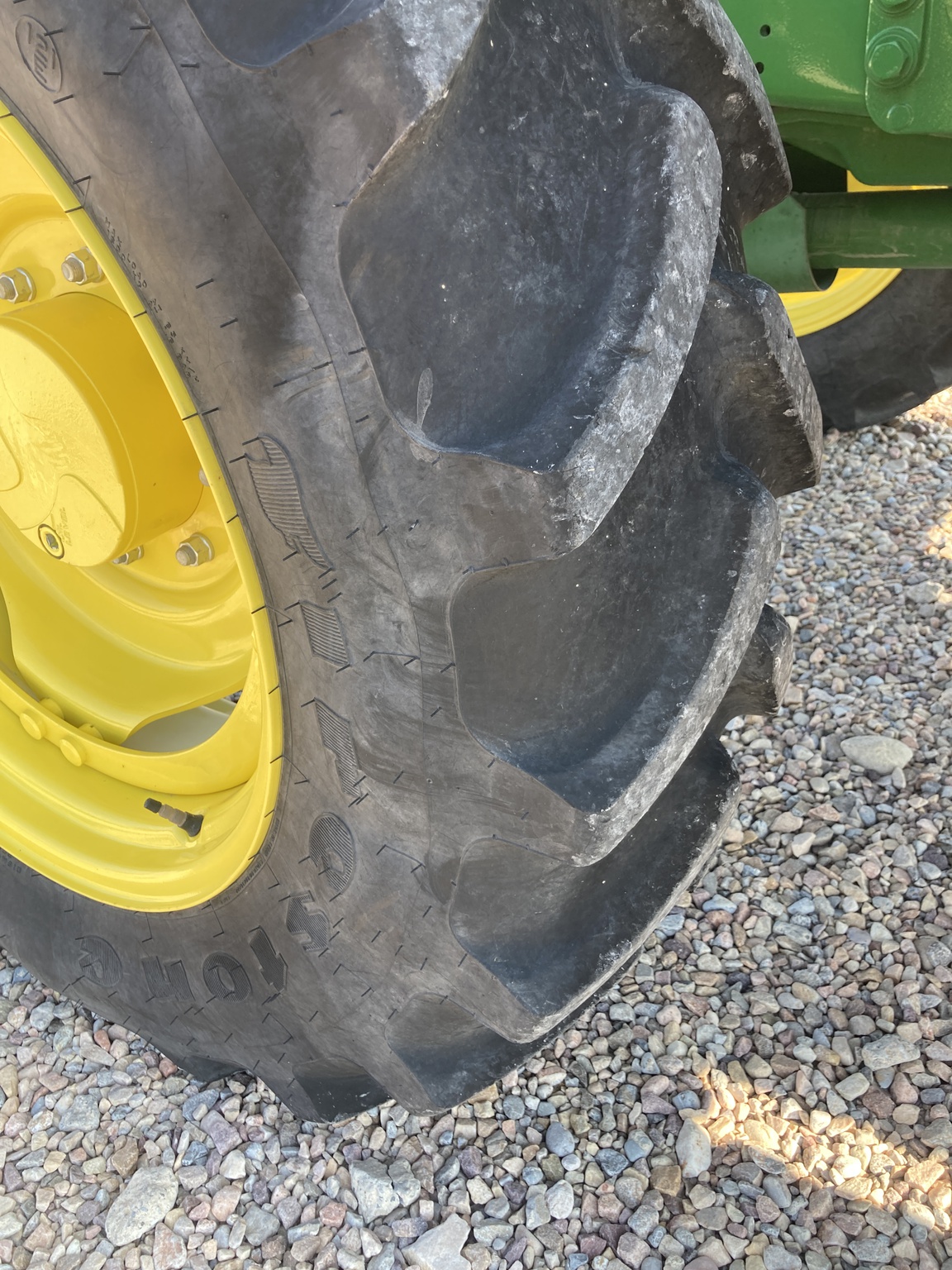 2023 John Deere 6110M Image 15