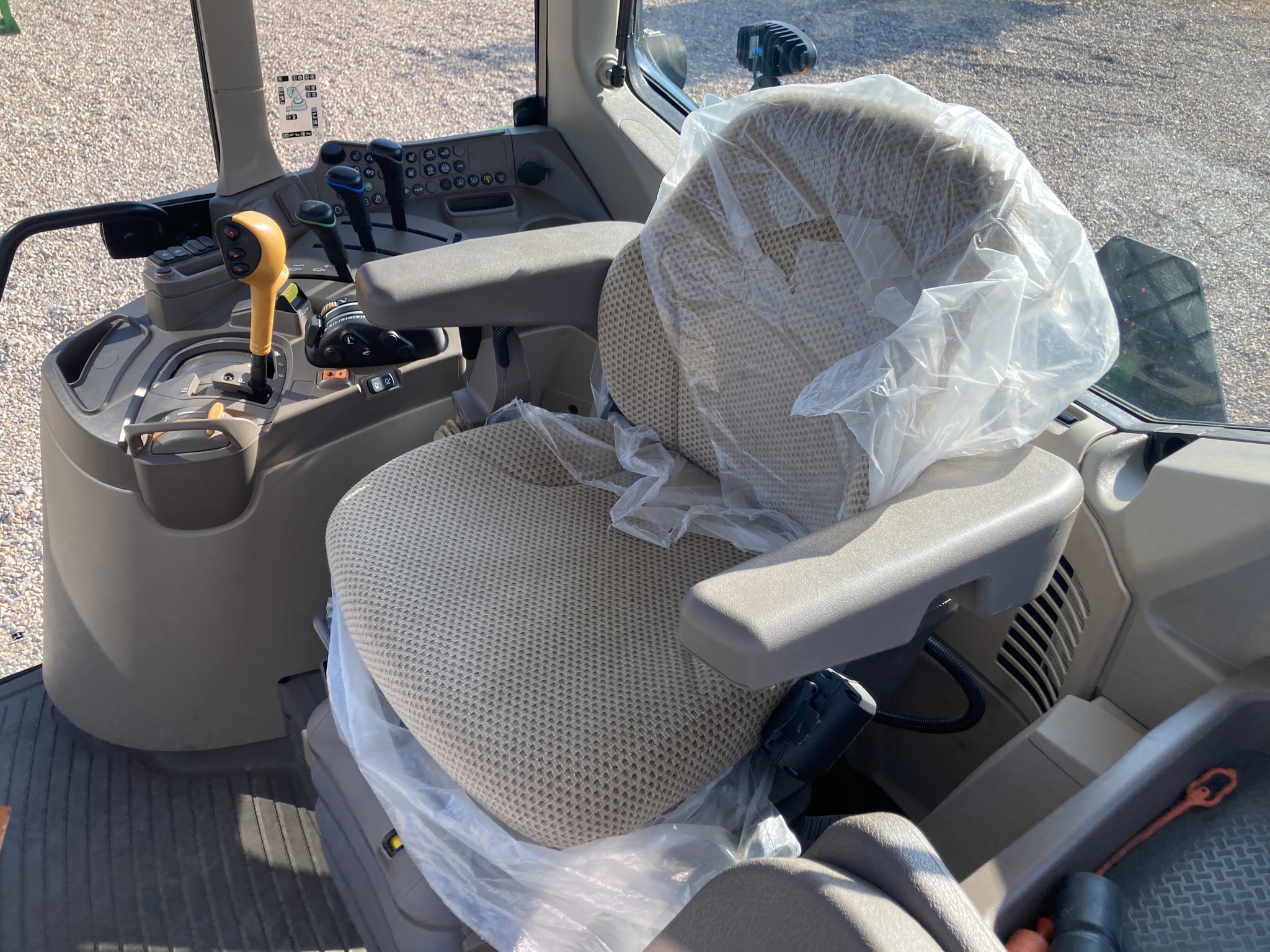 2023 John Deere 6110M Image 23
