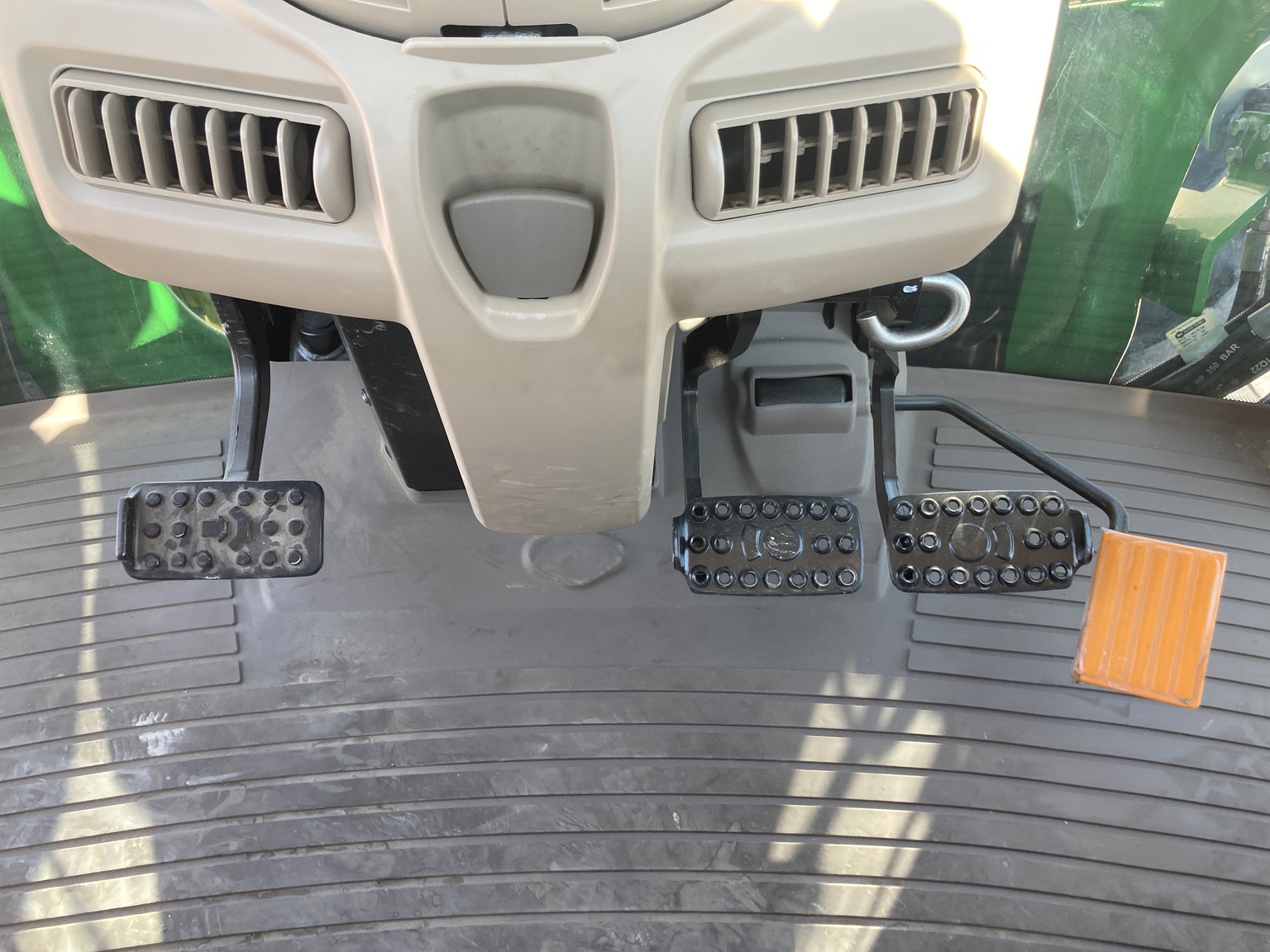 2023 John Deere 6110M Image 30