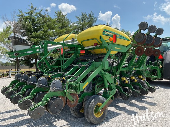 Photo of 2004 John Deere 1790
