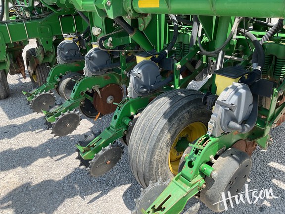 Photo of 2004 John Deere 1790