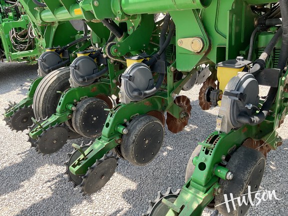 Photo of 2004 John Deere 1790