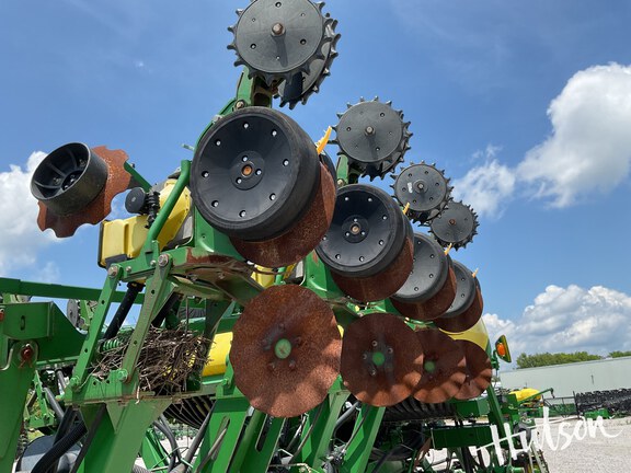 Photo of 2004 John Deere 1790