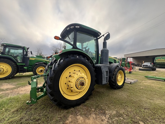 2014 John Deere 8320R Photo 2