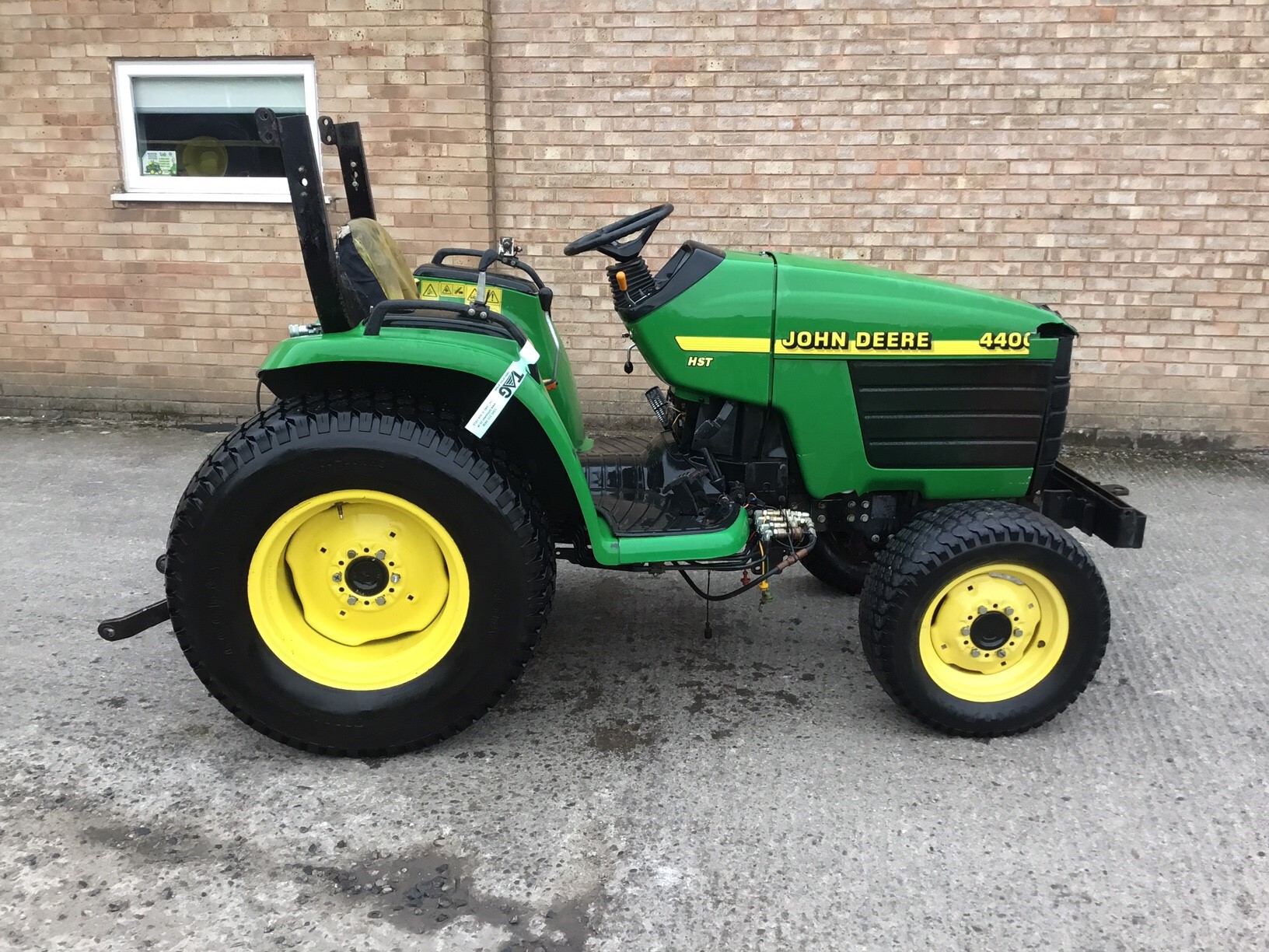 2002 John Deere 4400
