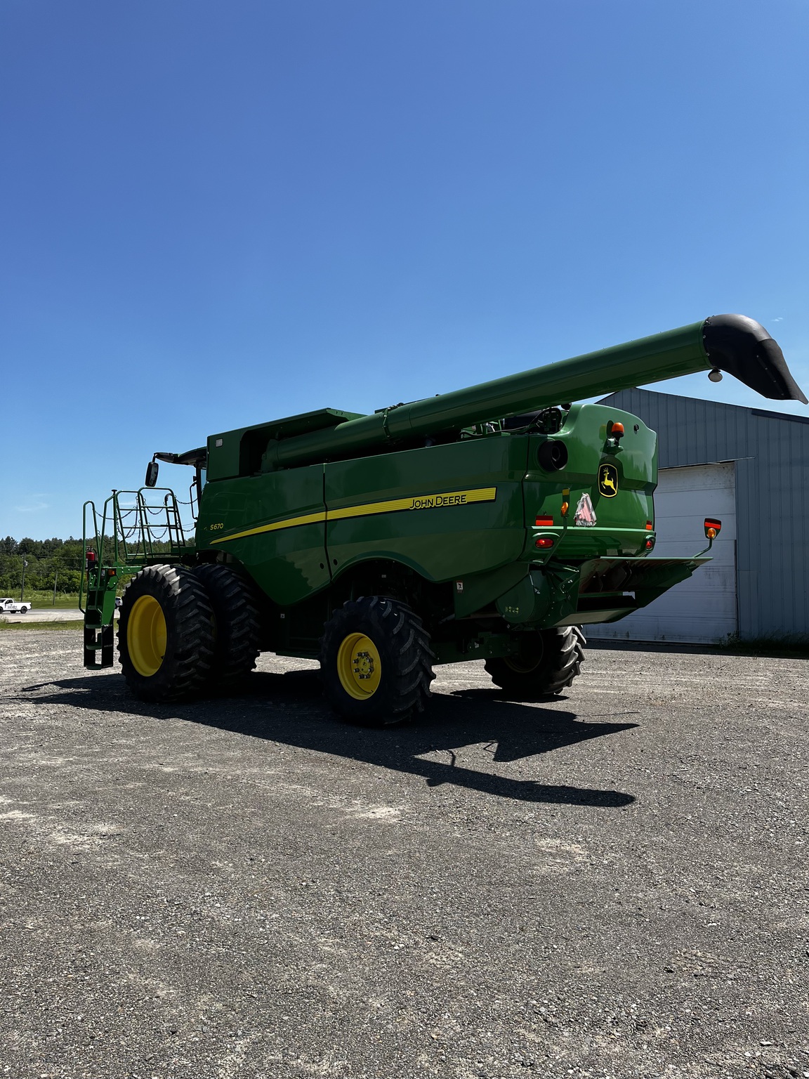2015 John Deere S670 Image 13