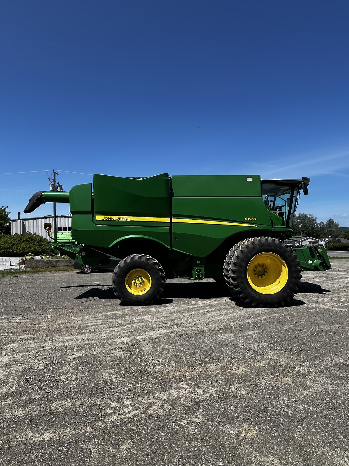 2015 John Deere S670 Image 16