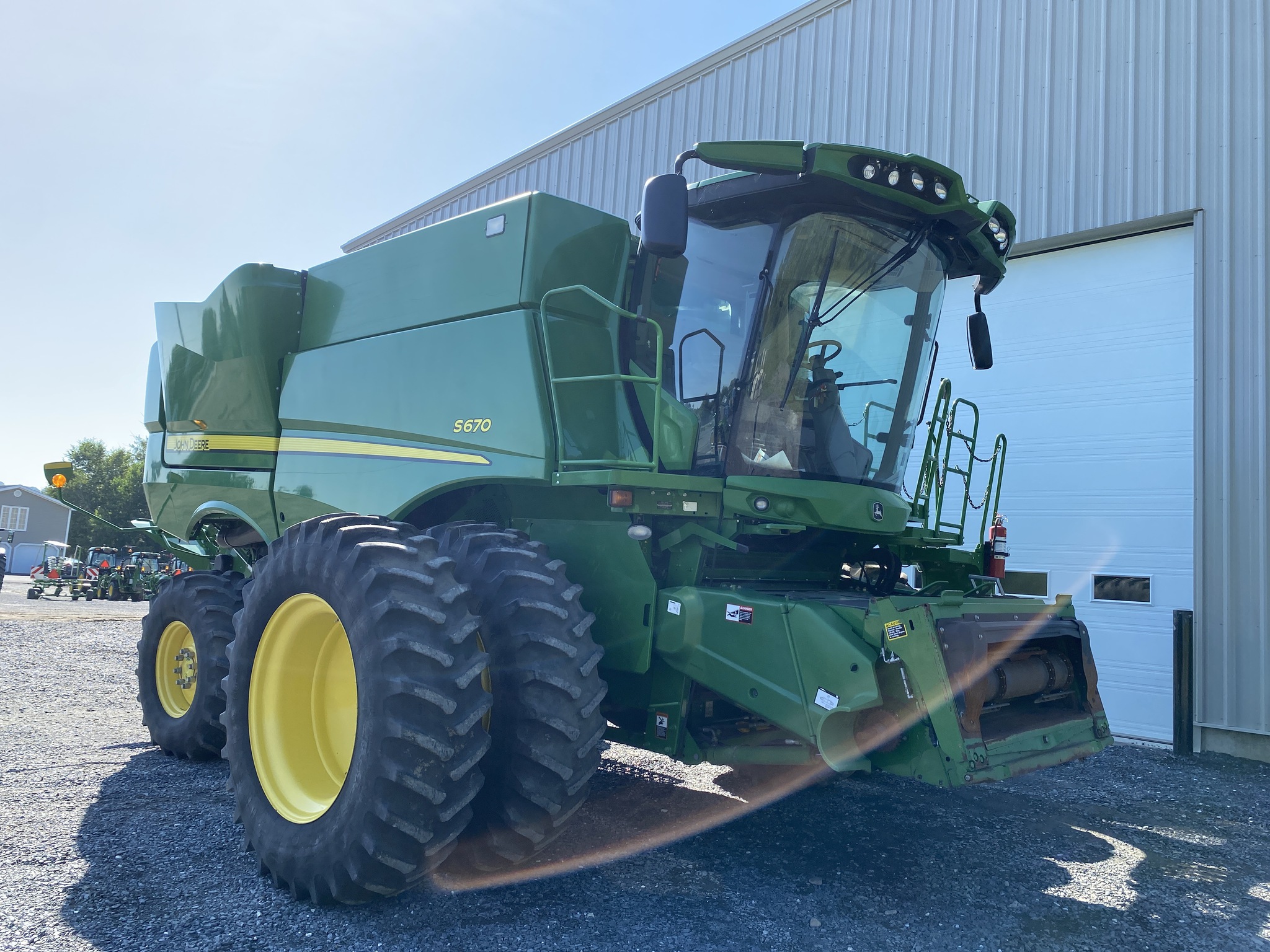 2015 John Deere S670 Image 6