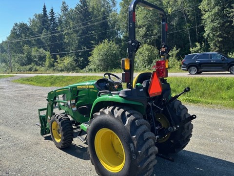 2023 John Deere 3025E Image 1