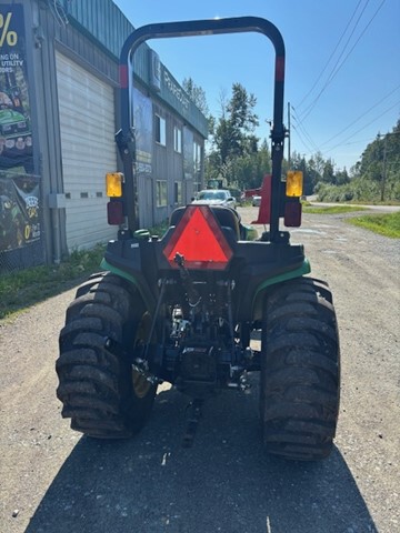 2023 John Deere 3025E Image 6