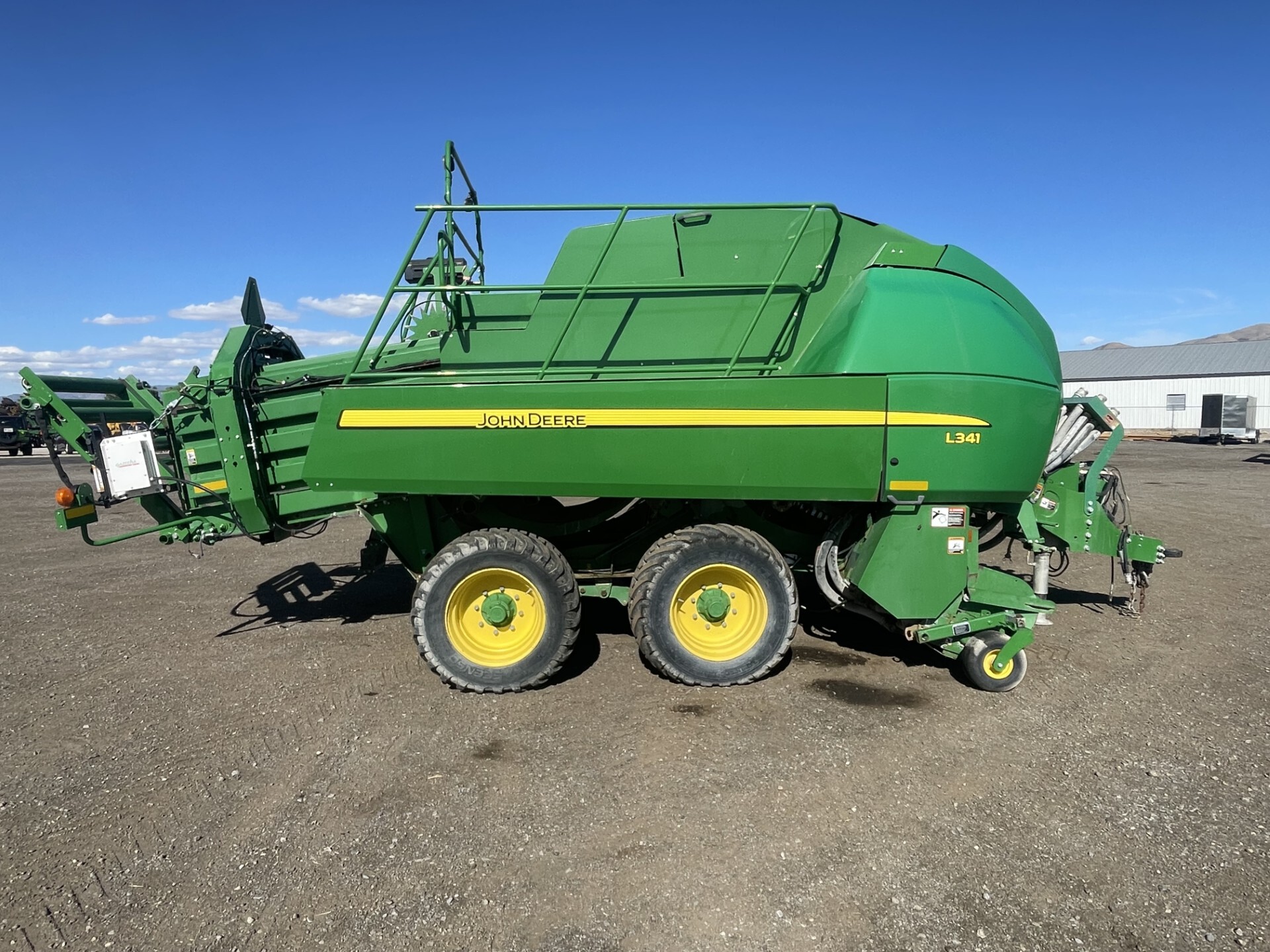 2019 John Deere L341 Image 4