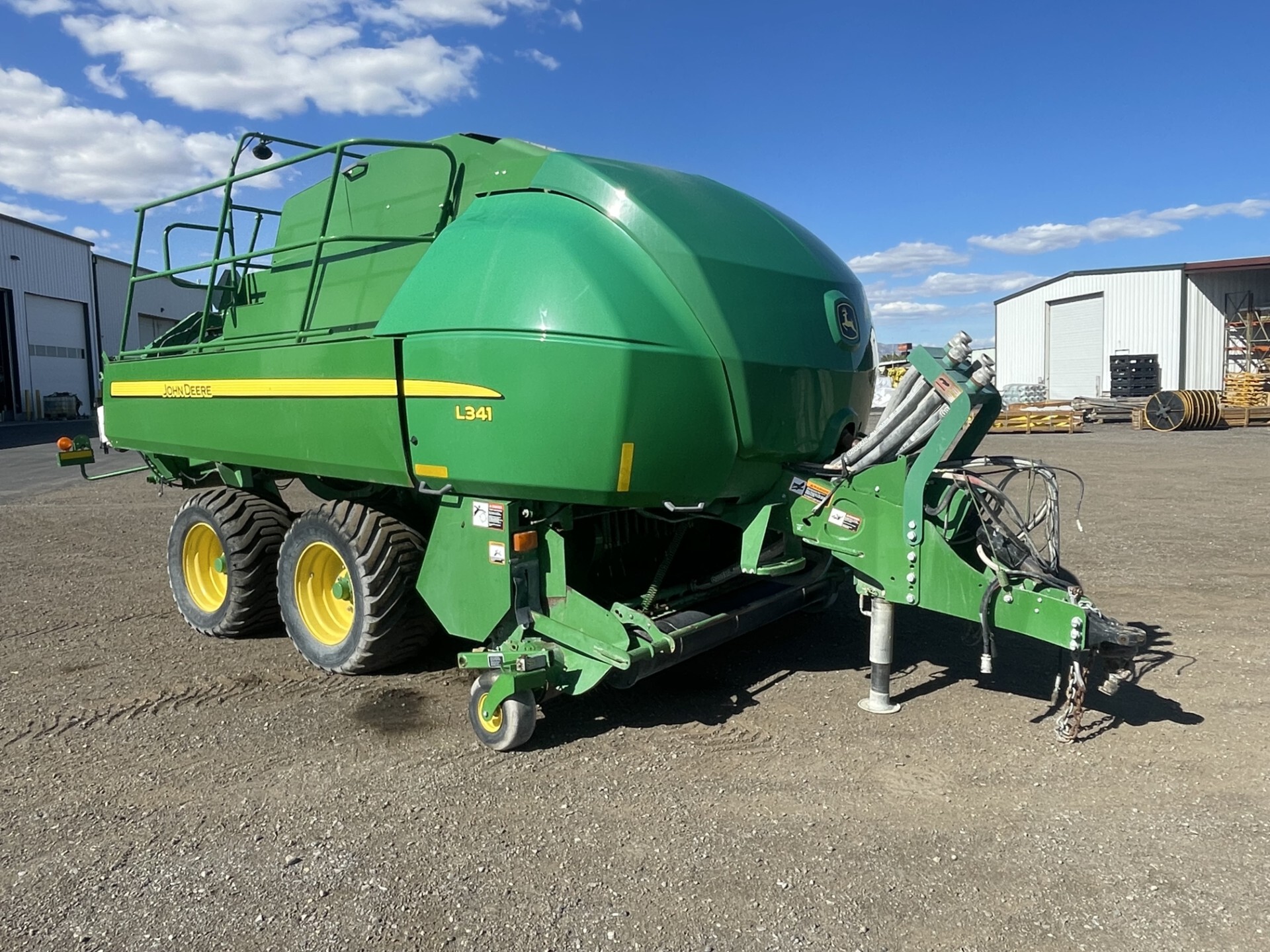 2019 John Deere L341 Image 3