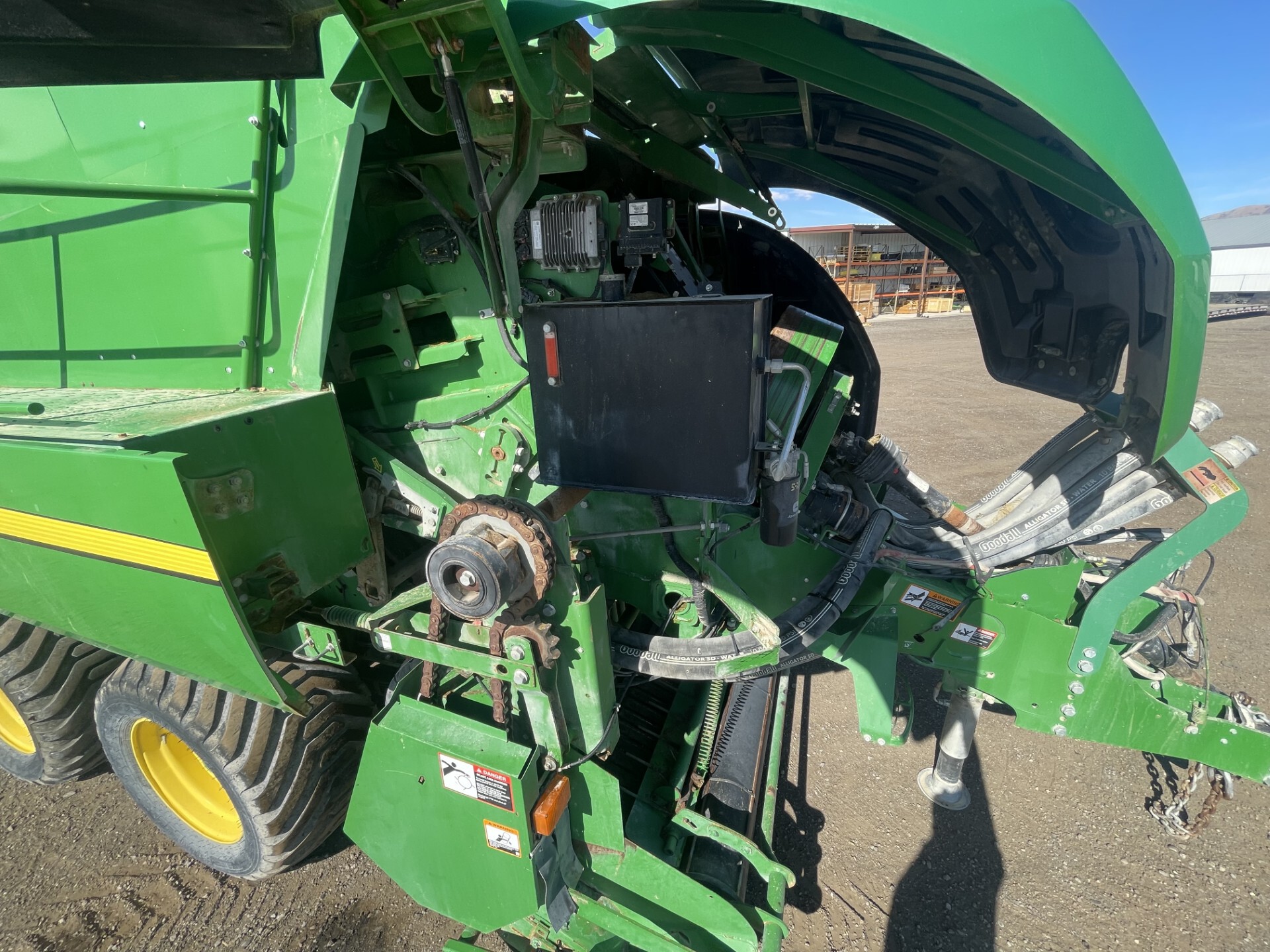2019 John Deere L341 Image 13