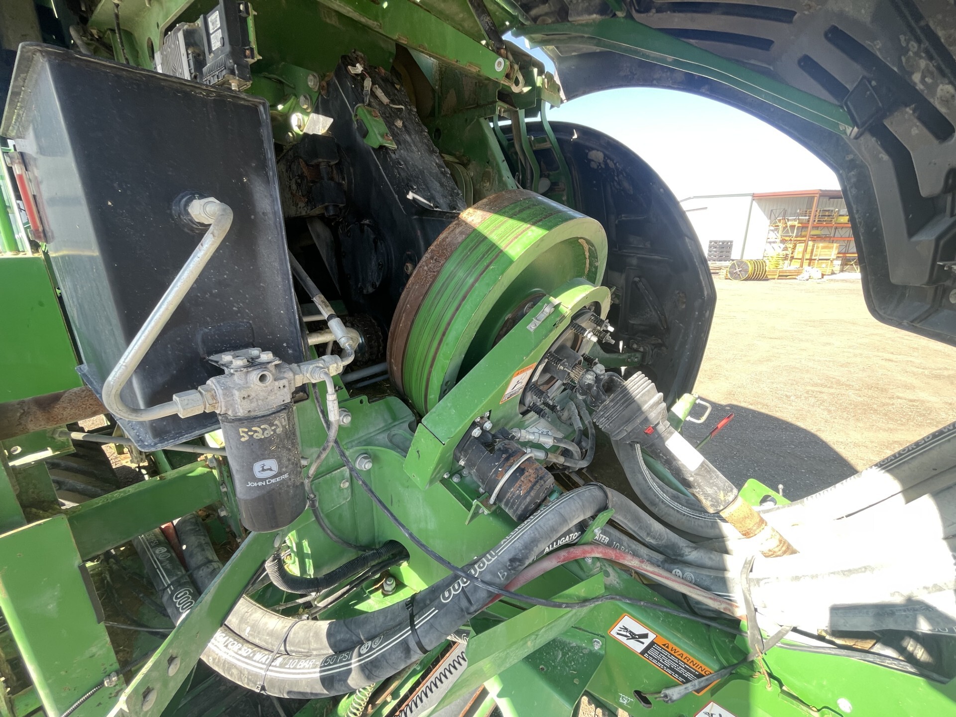 2019 John Deere L341 Image 14