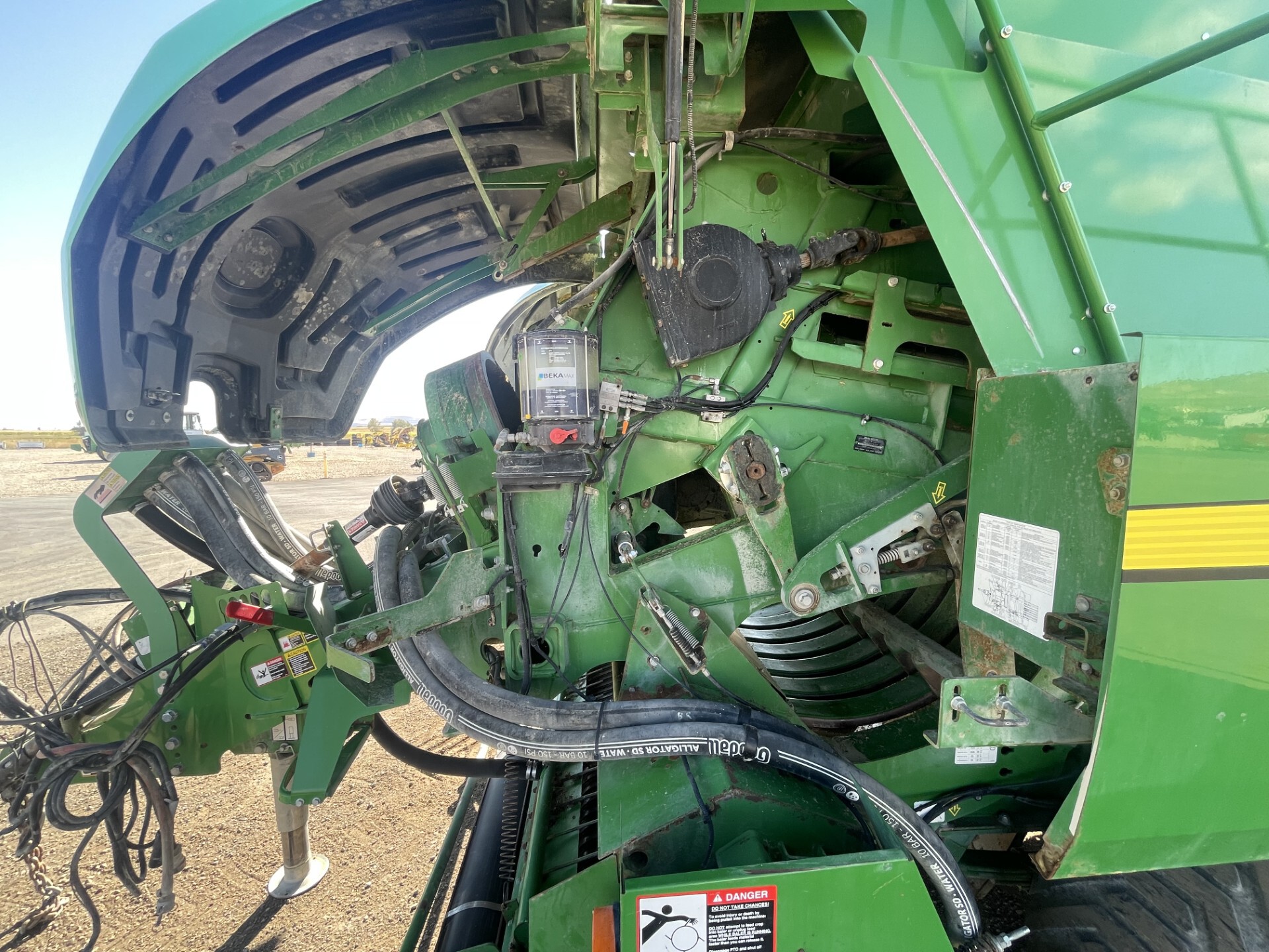 2019 John Deere L341 Image 15
