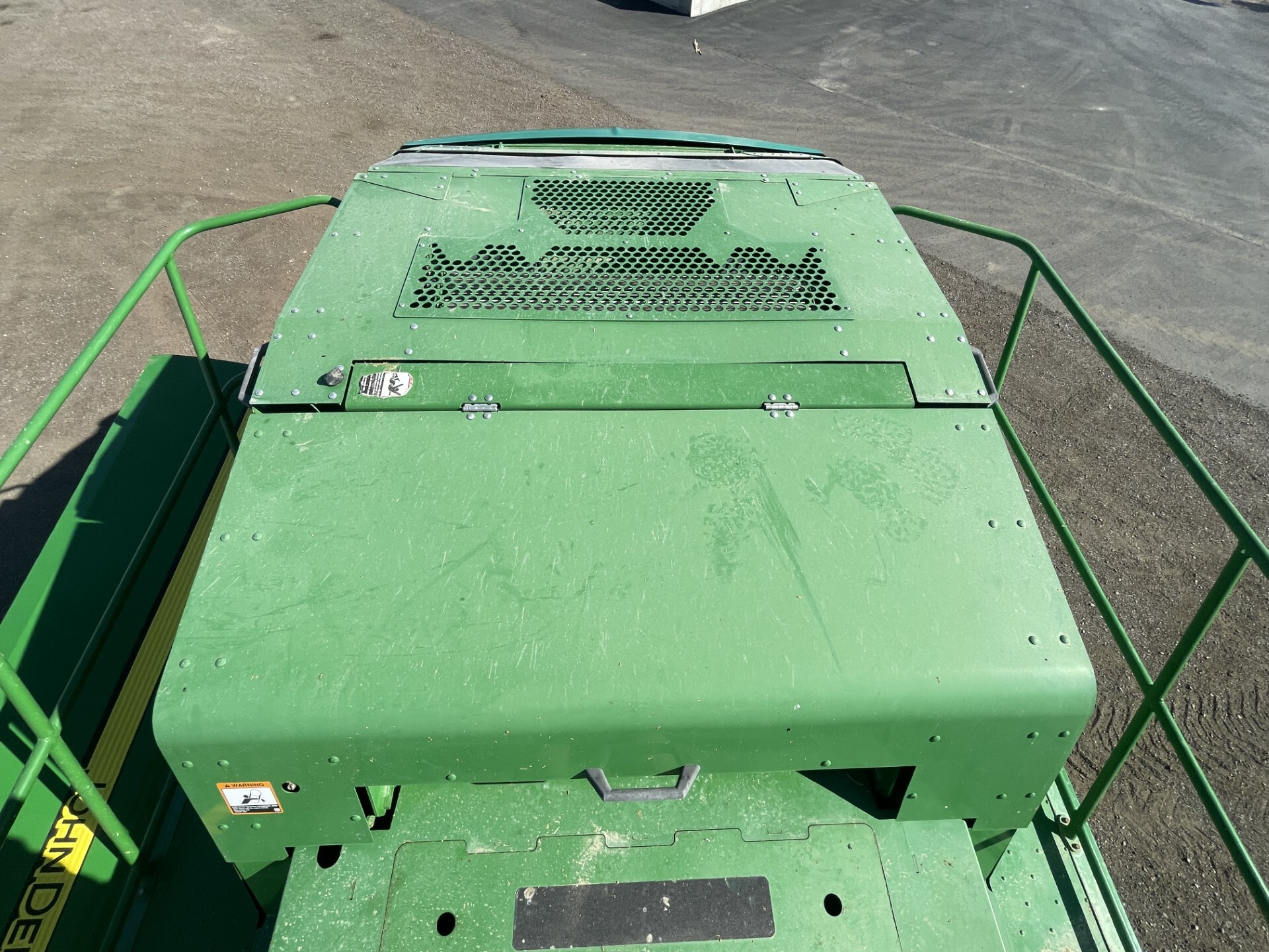 2019 John Deere L341 Image 24