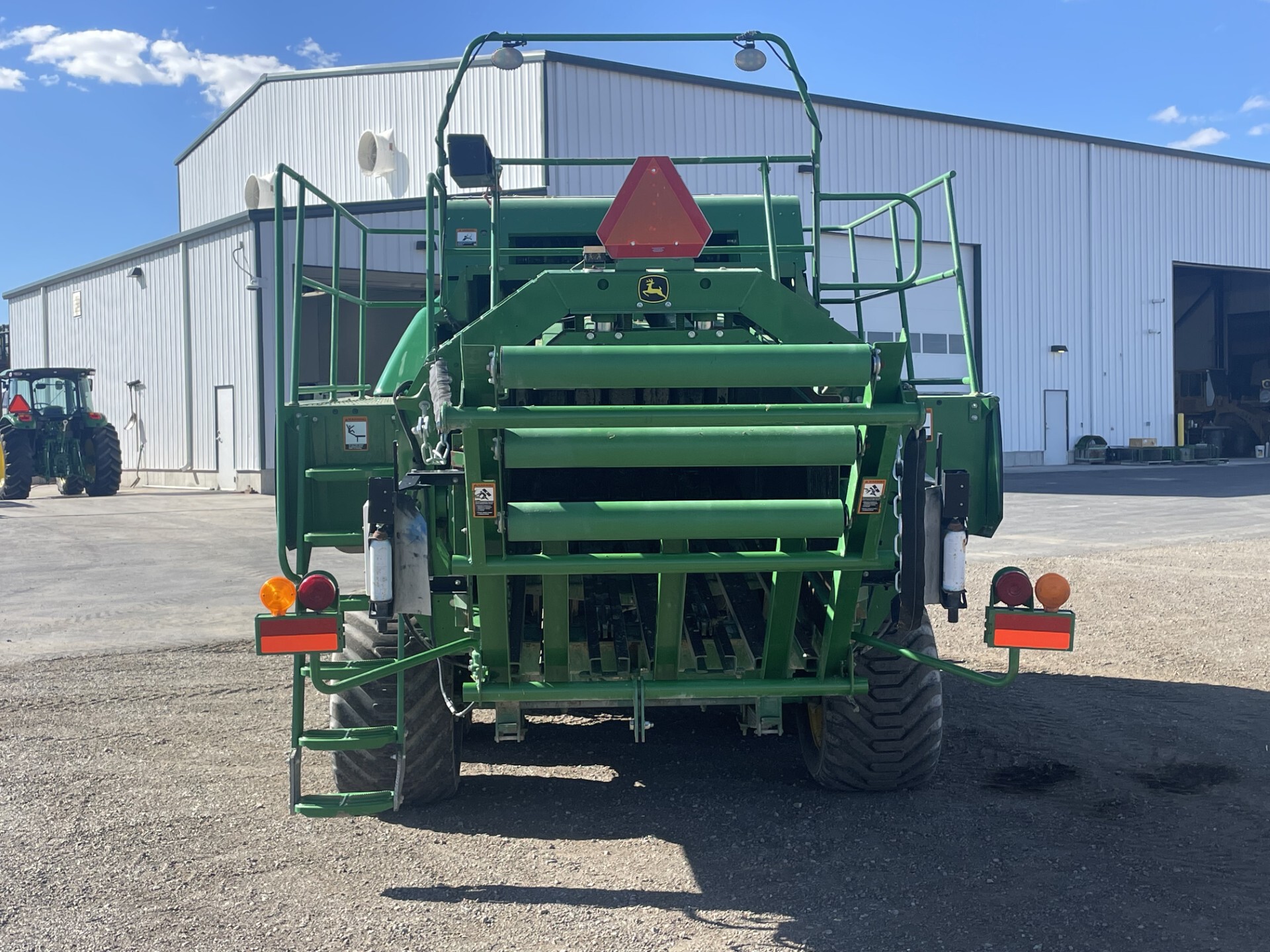 2019 John Deere L341 Image 6