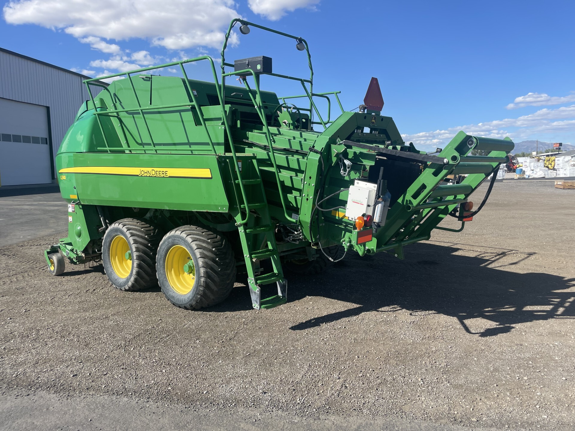 2019 John Deere L341 Image 7