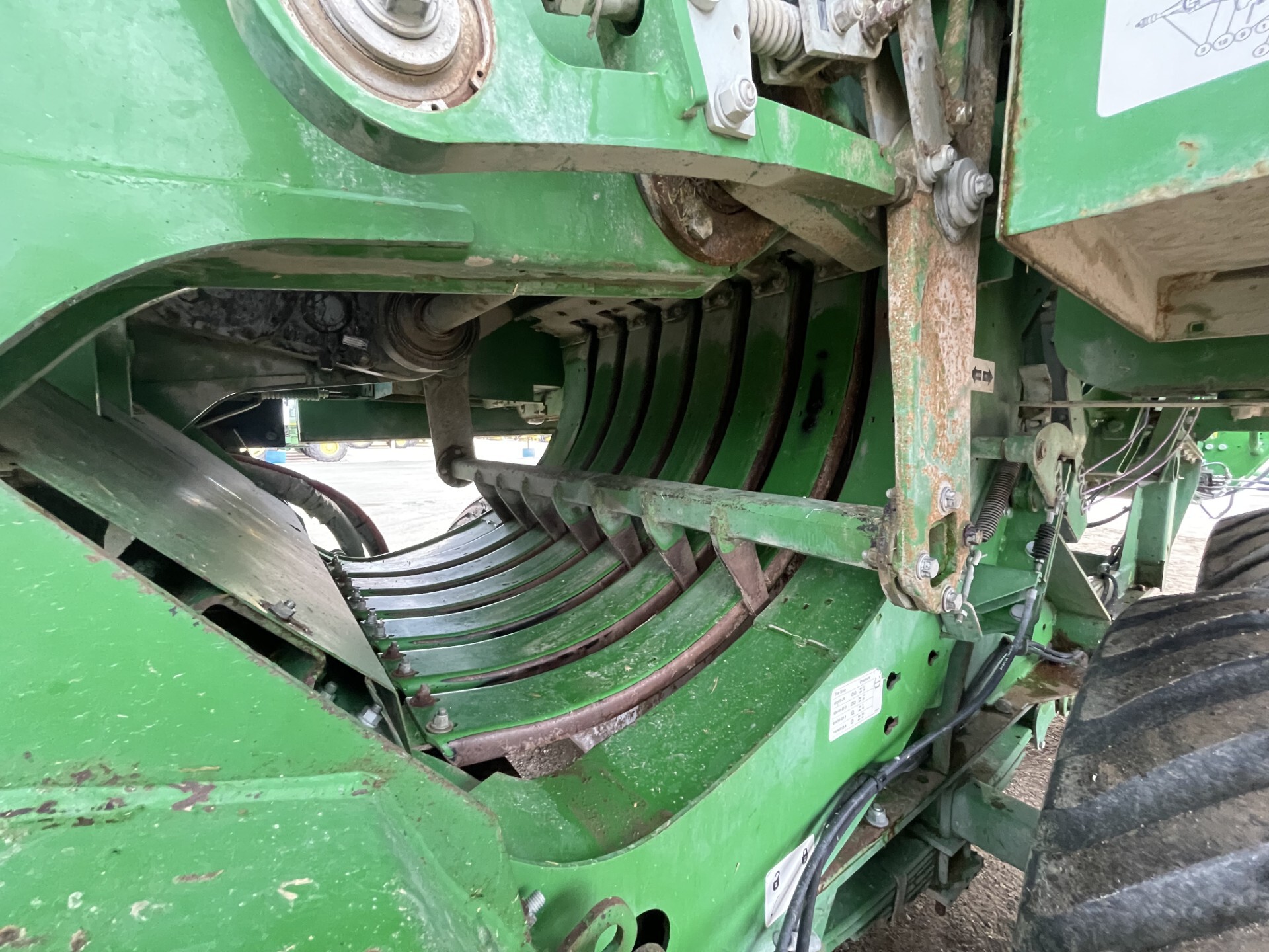 2019 John Deere L341 Image 17