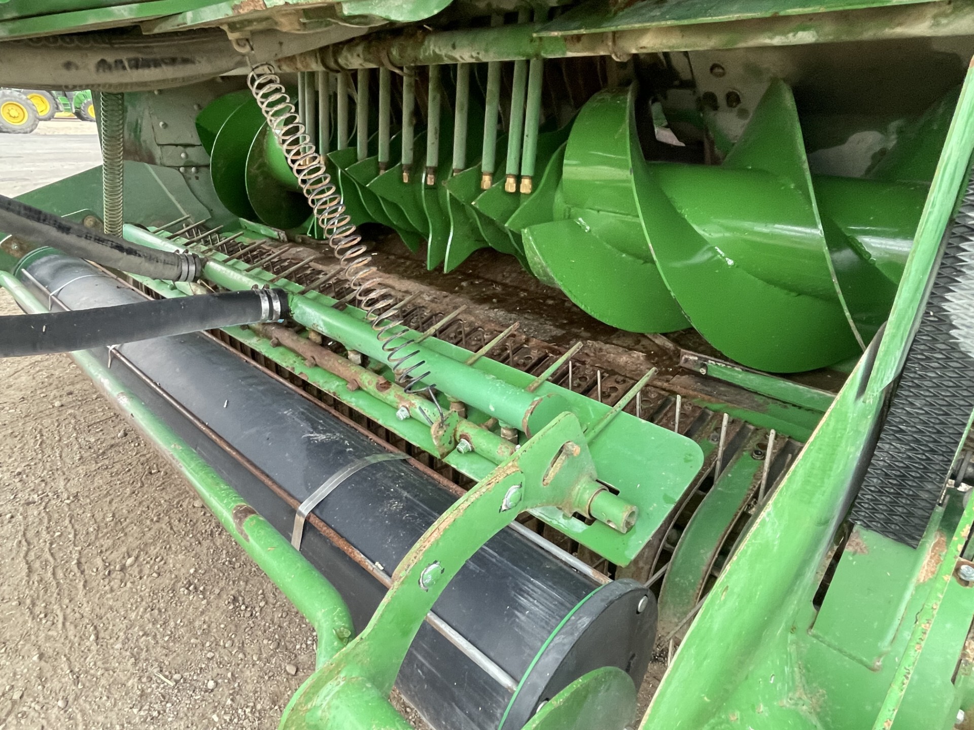 2019 John Deere L341 Image 15