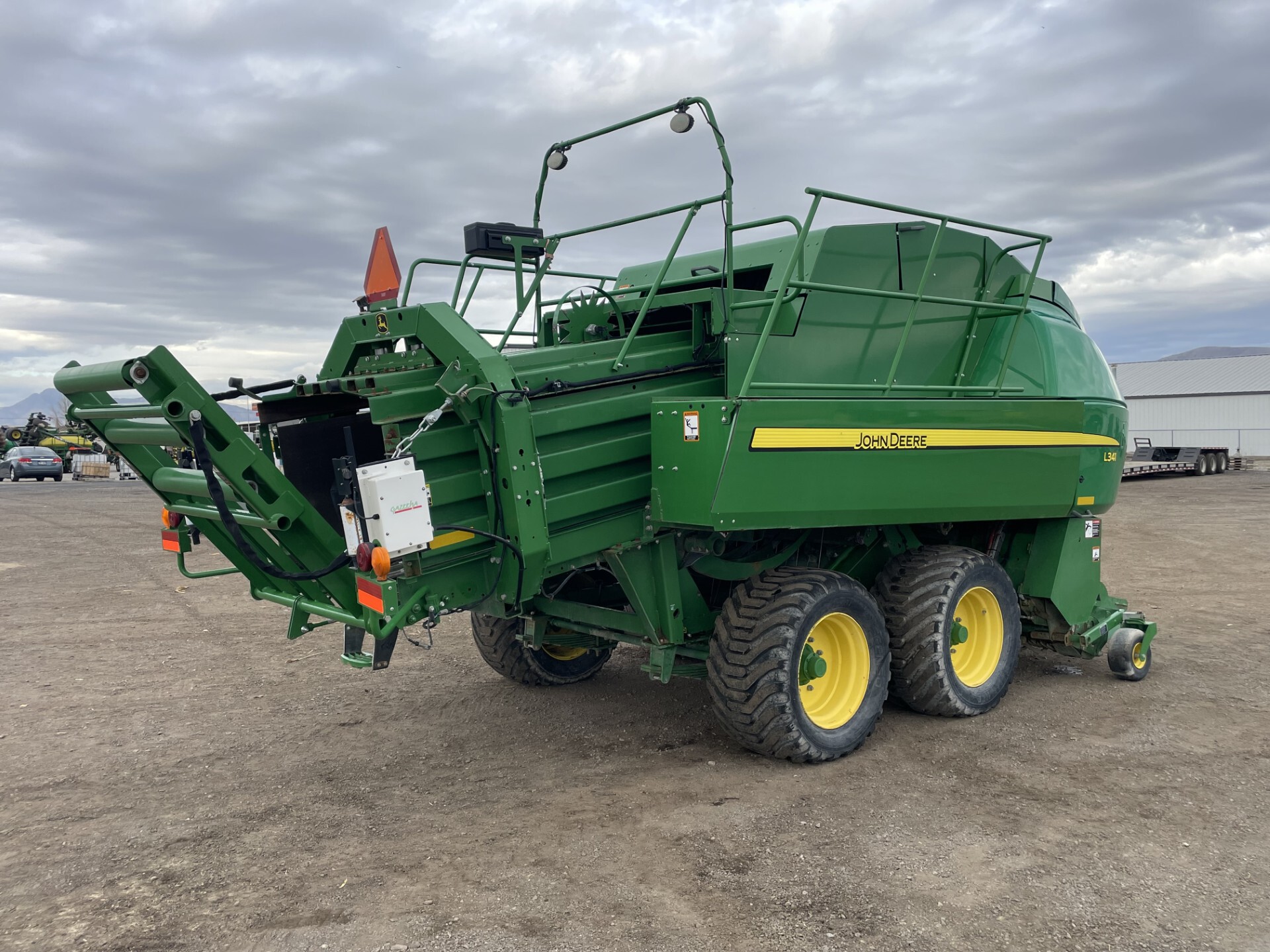 2019 John Deere L341 Image 5