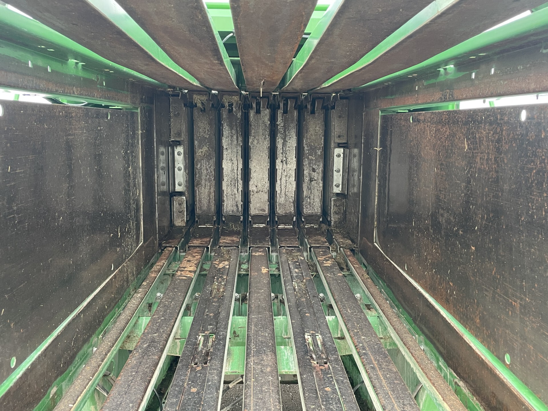 2019 John Deere L341 Image 18