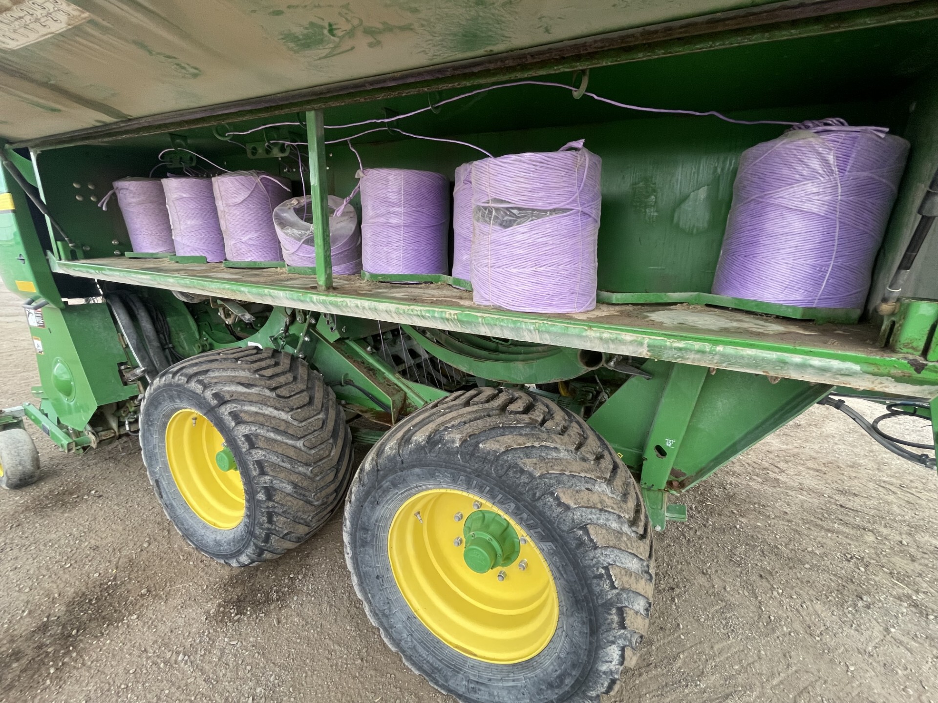 2019 John Deere L341 Image 26