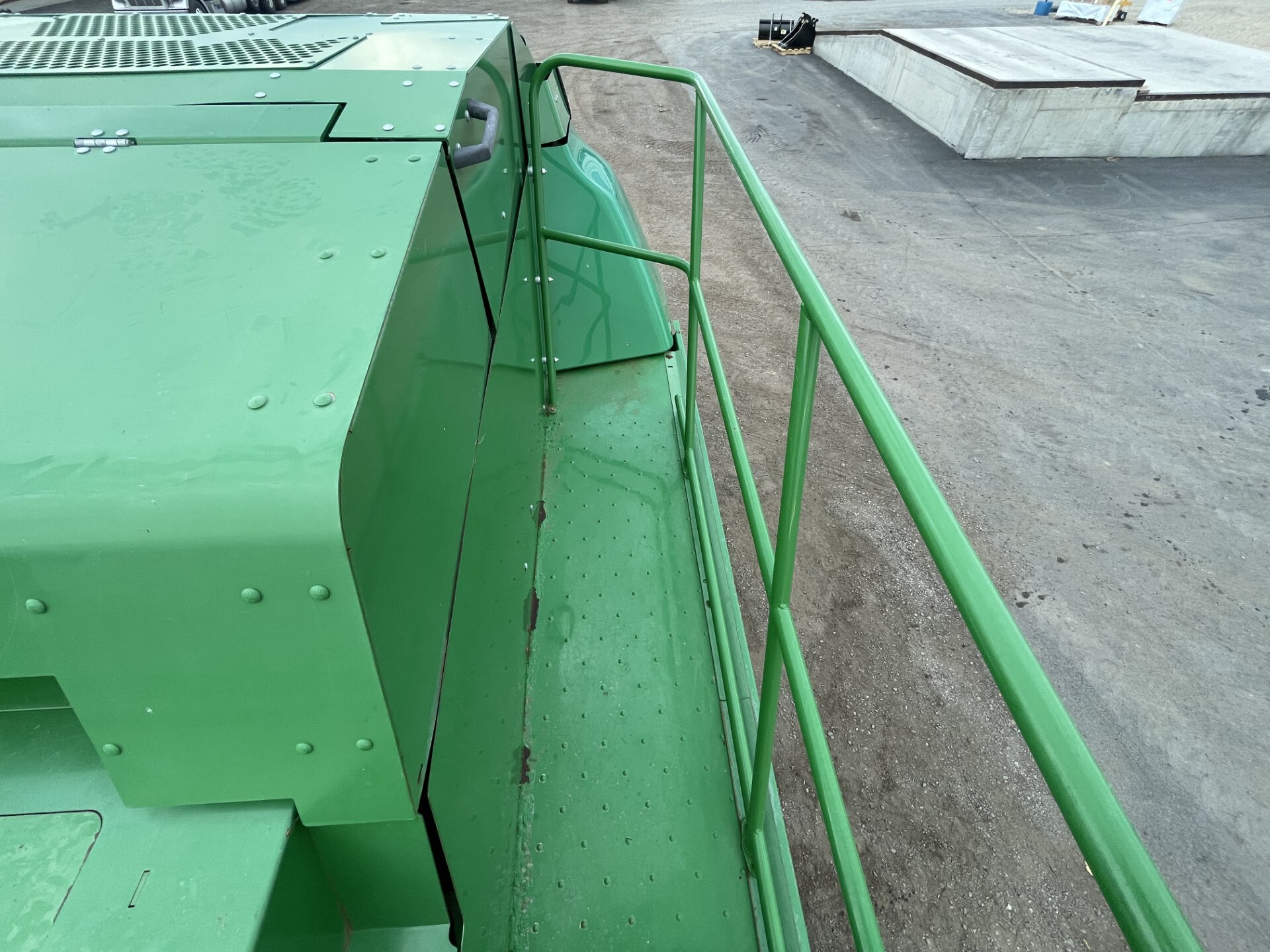 2019 John Deere L341 Image 21