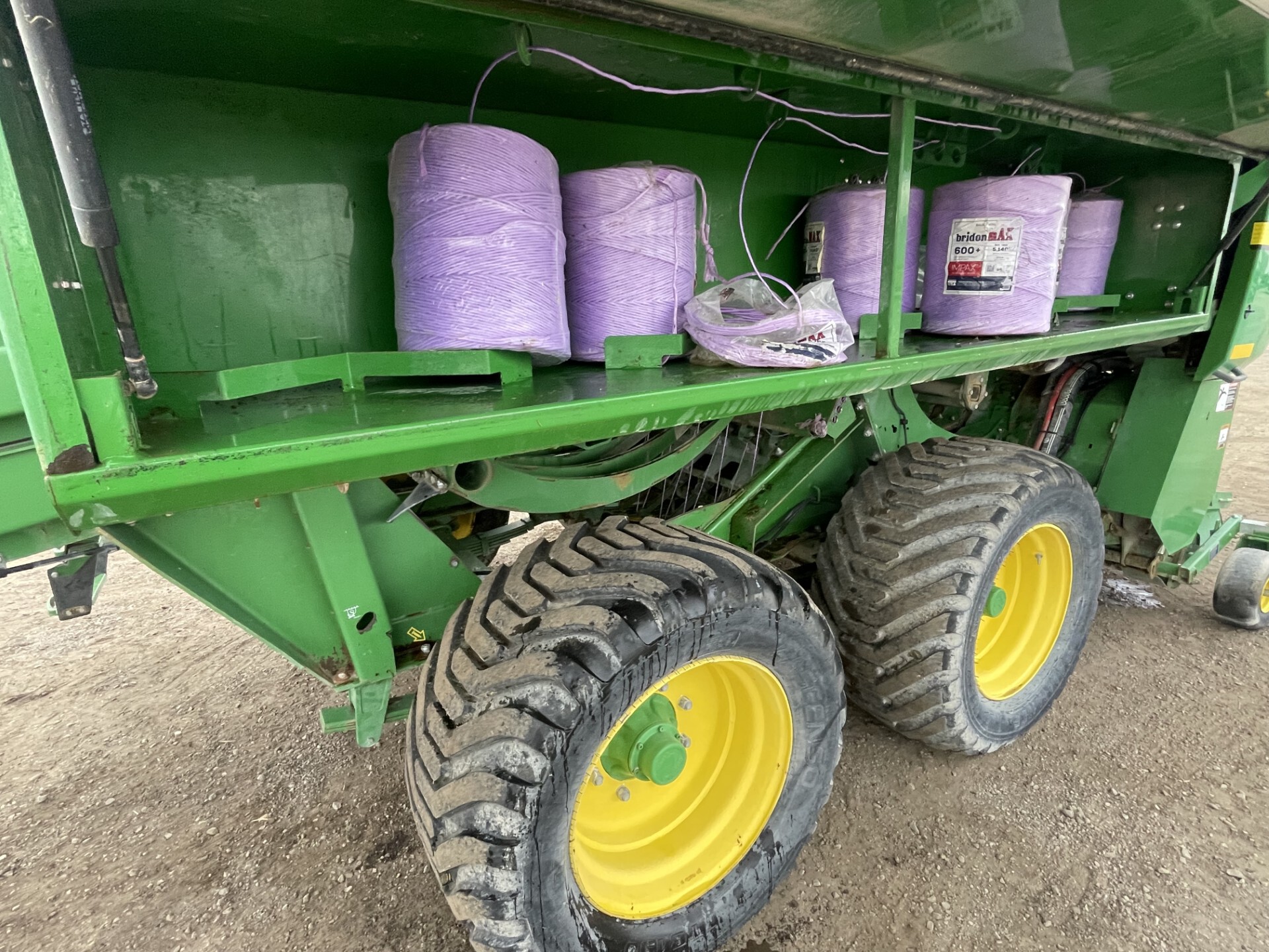 2019 John Deere L341 Image 25