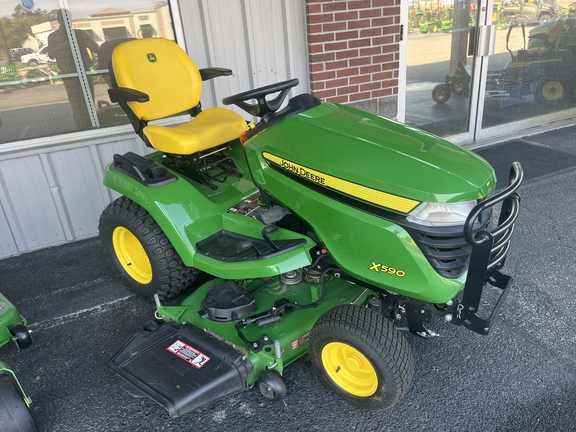 2023 John Deere X590 Photo 3