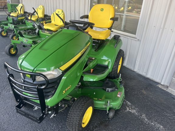2023 John Deere X590 Photo 4