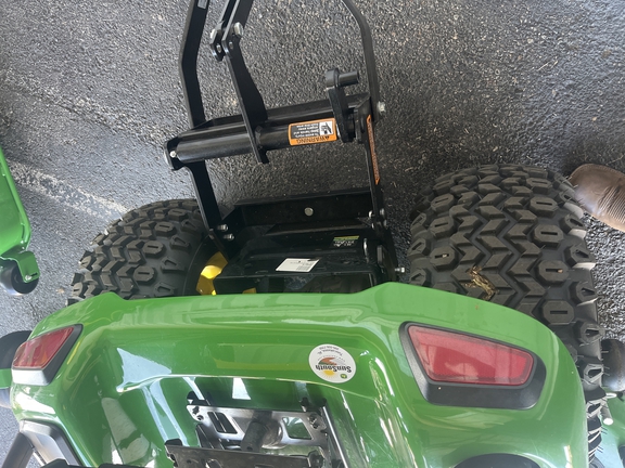 2023 John Deere X590 Photo 5