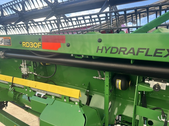 Used 2024 John Deere RD30F Combine Platforms at Horizon Ag & Turf in Westlock, AB - Photo3