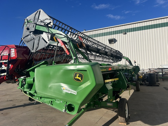 Used 2024 John Deere RD30F Combine Platforms at Horizon Ag & Turf in Westlock, AB - Photo2