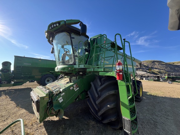 Photo of 2021 John Deere S790