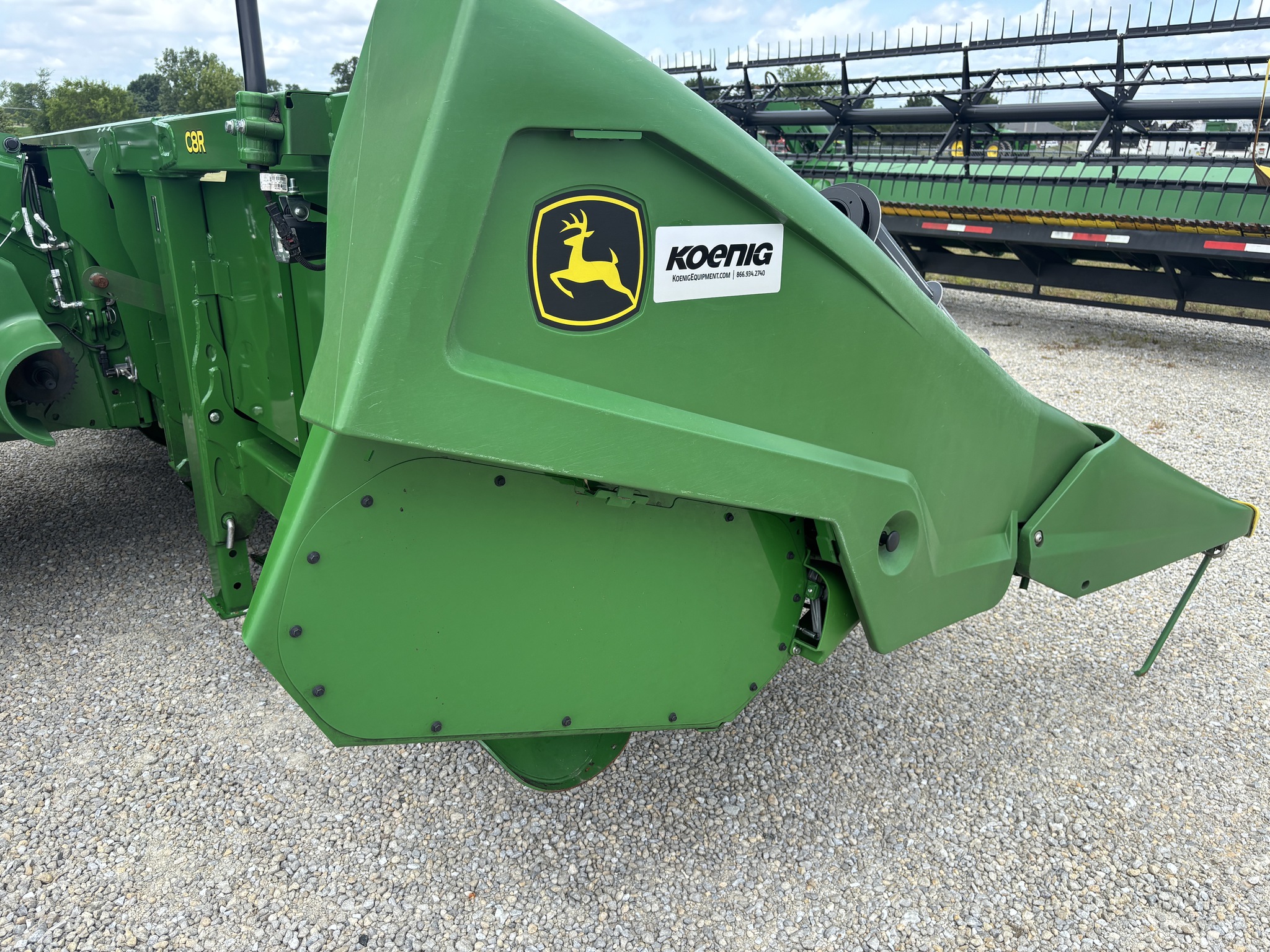 Used 2022 John Deere C8R Corn and Row Crop headers at Koenig Equipment in Greenville, OH - PhotoXL3