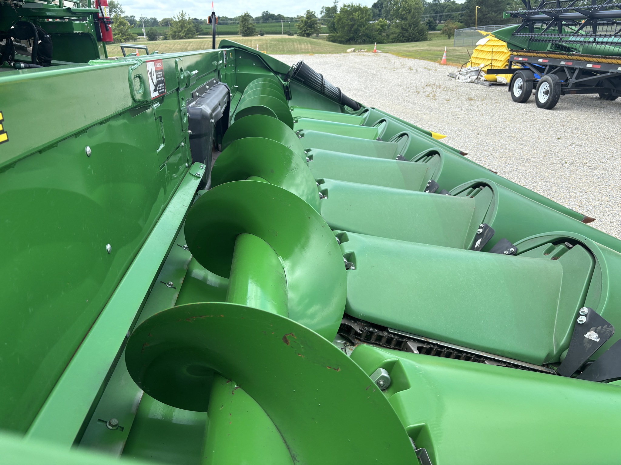 Used 2022 John Deere C8R Corn and Row Crop headers at Koenig Equipment in Greenville, OH - PhotoXL5