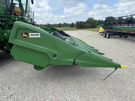 Used 2022 John Deere C8R Corn and Row Crop headers at Koenig Equipment in Greenville, OH - Photo1
