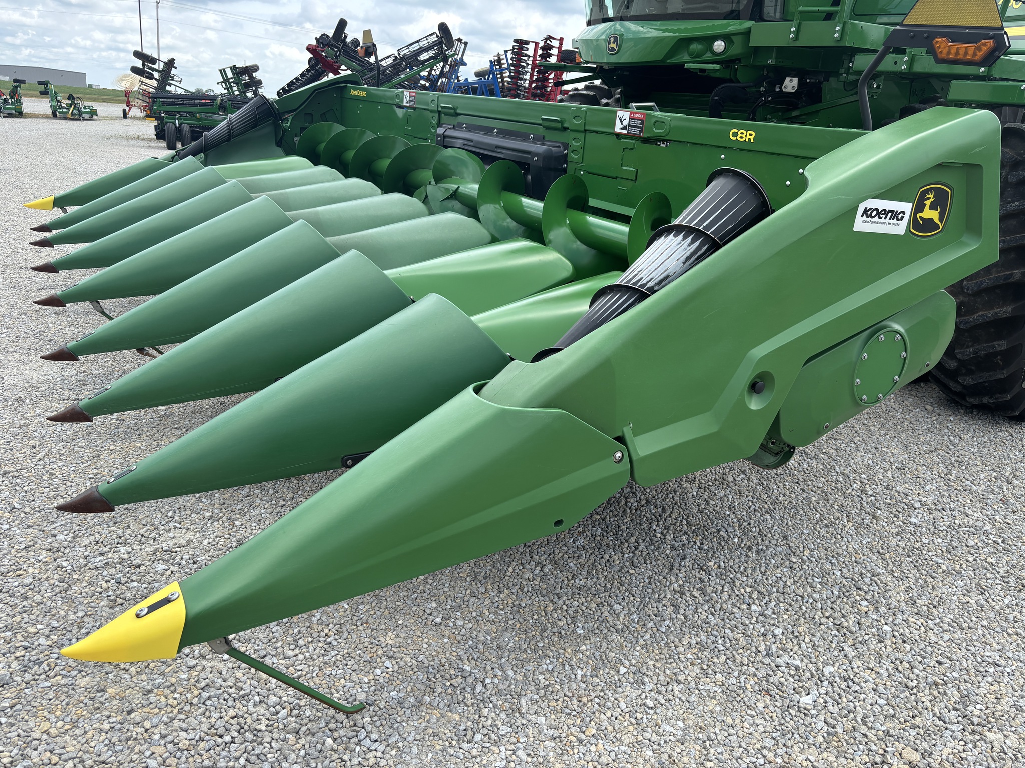 Used 2022 John Deere C8R Corn and Row Crop headers at Koenig Equipment in Greenville, OH - PhotoXL2