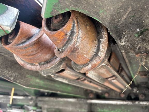 Used 2022 John Deere C8R Corn and Row Crop headers at Koenig Equipment in Greenville, OH - Photo17