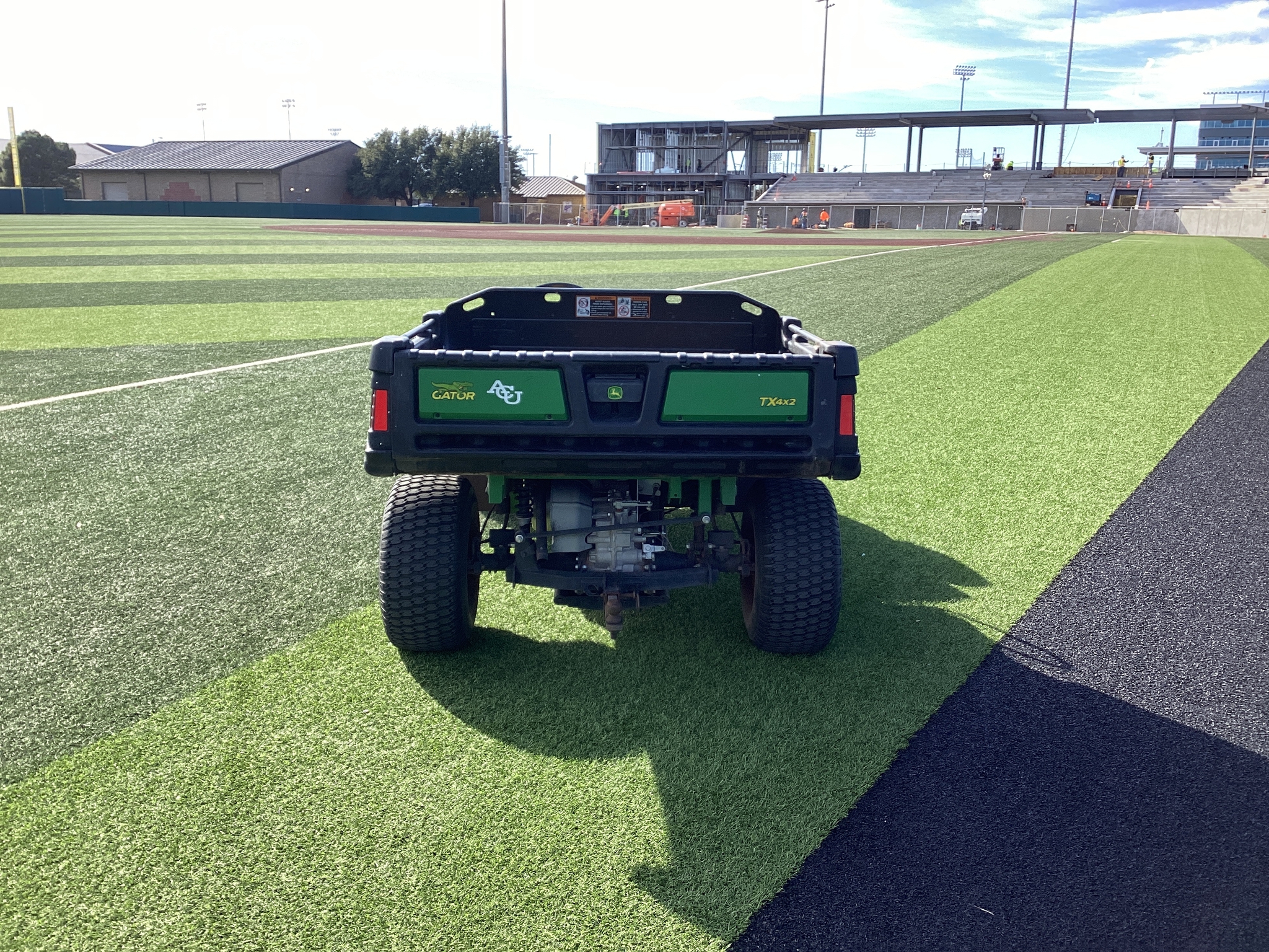 2022 John Deere TX GATOR Image 5