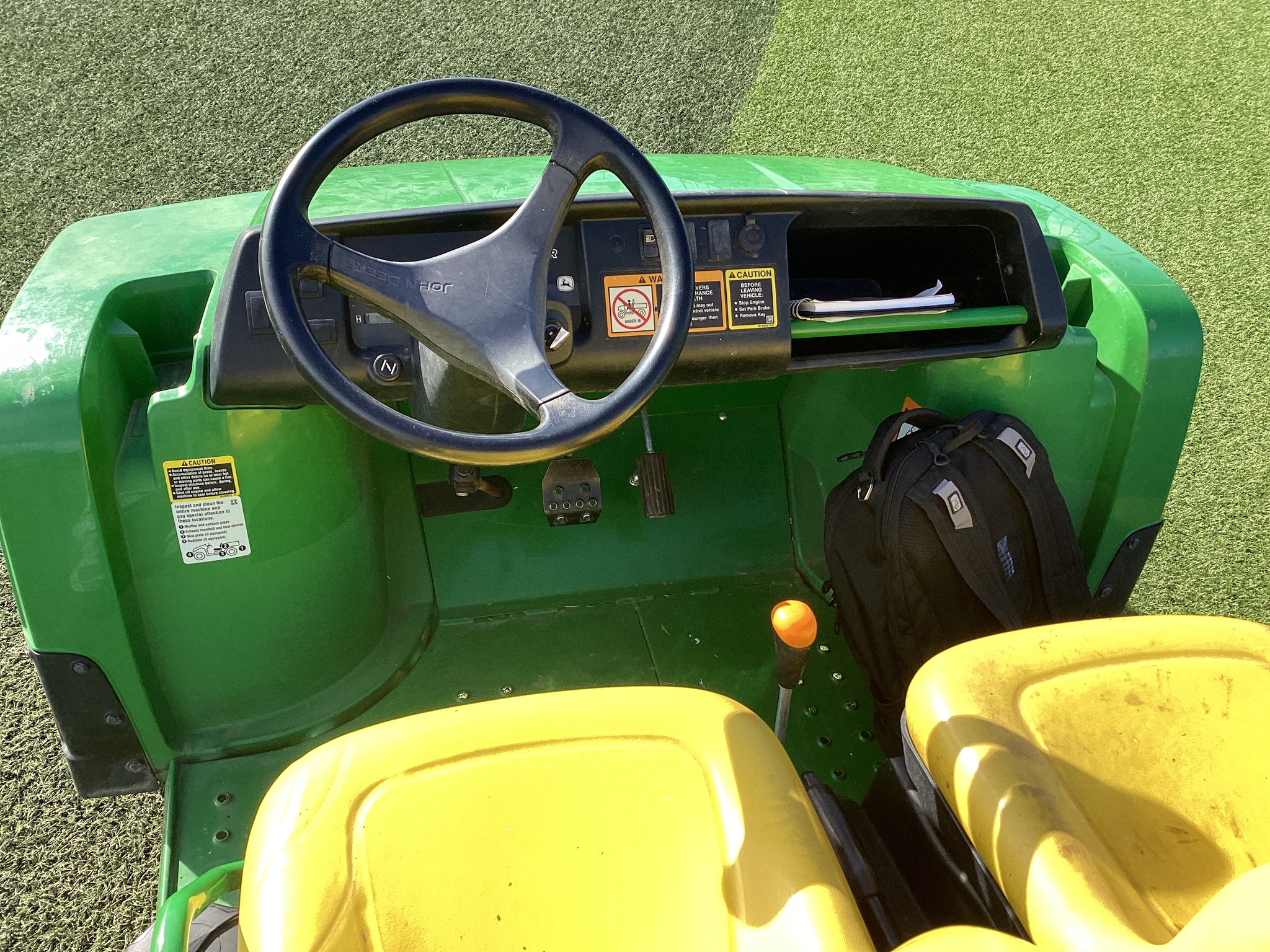 2022 John Deere TX GATOR Image 8