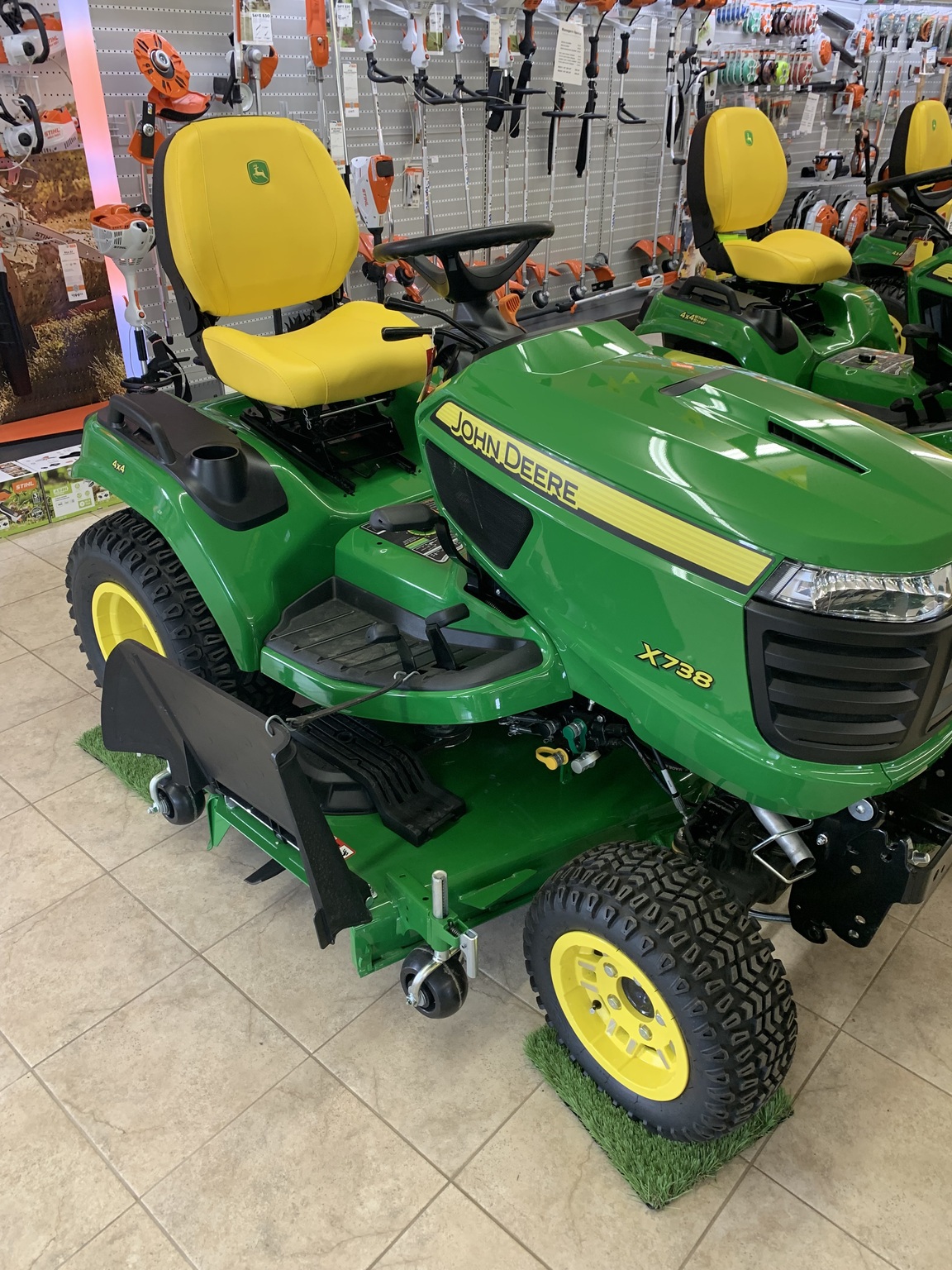 2025 John Deere X738 Image 3