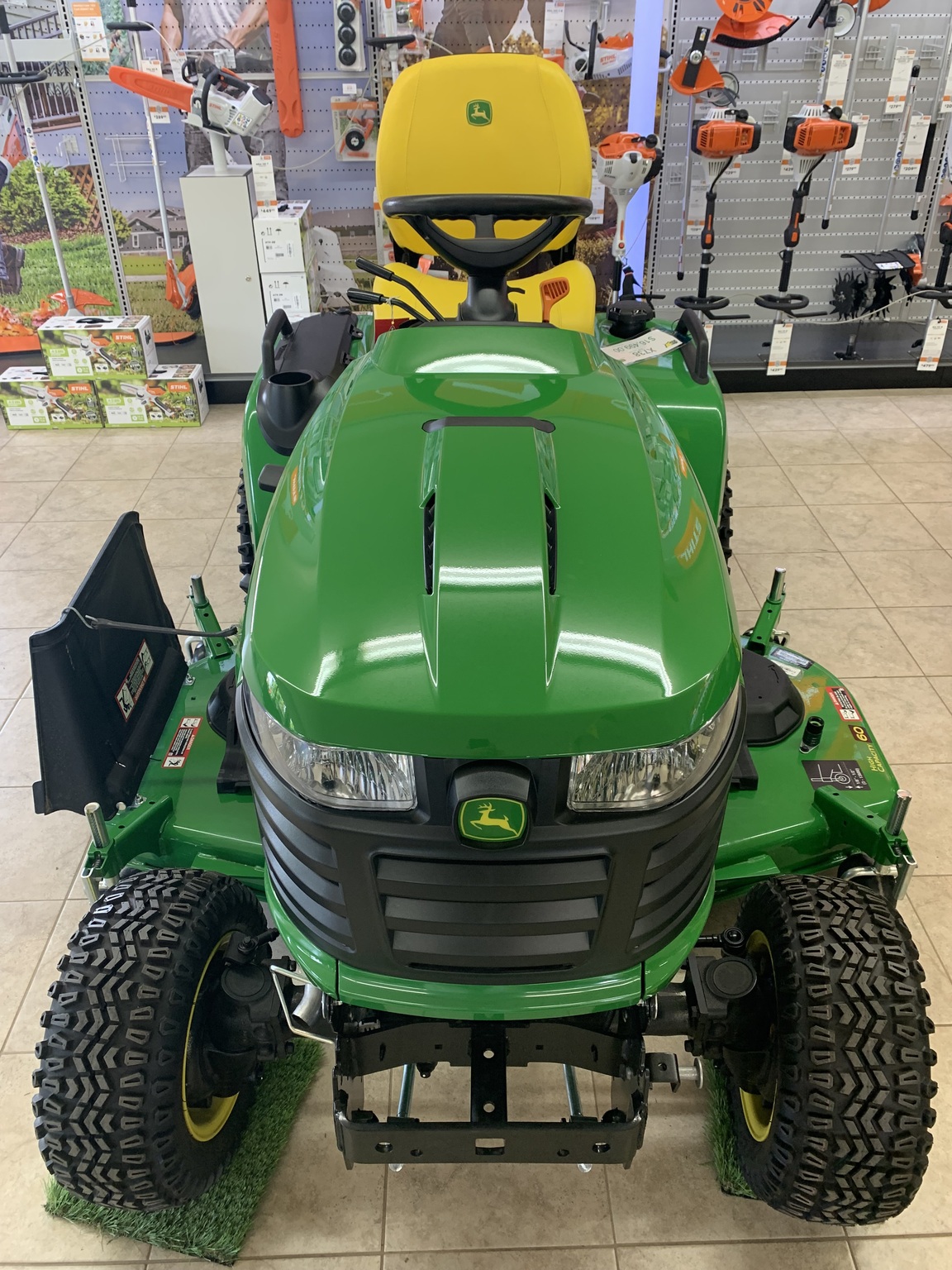 2025 John Deere X738 Image 6
