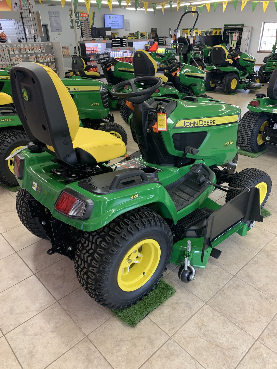 2025 John Deere X738 Image 4