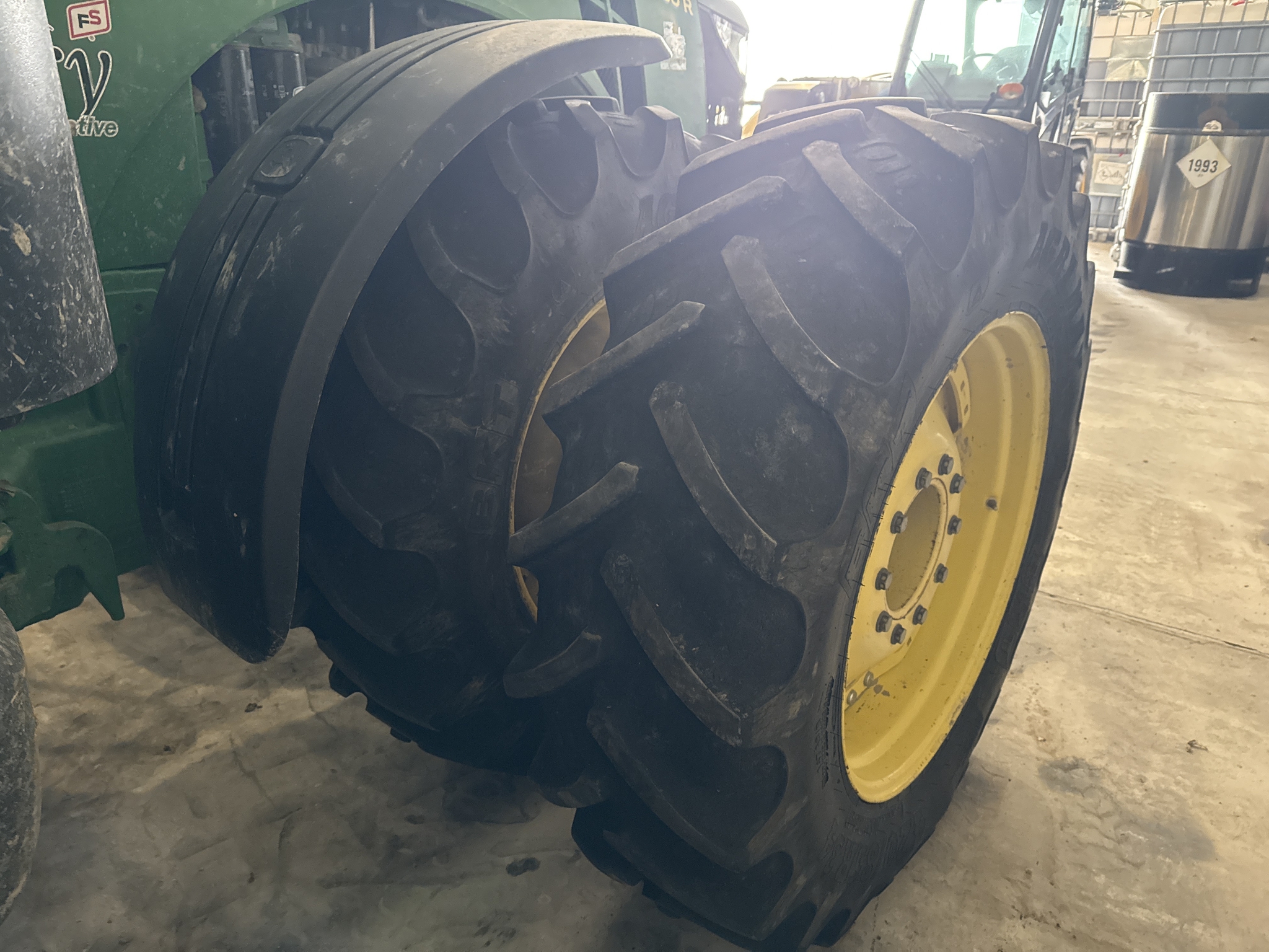 2012 John Deere 8360R Image 34